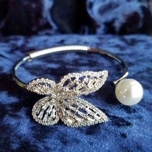 Swarovski Elements 925 Sterling Silver Butterfly Pearl Open Cuff Bracelet NEW